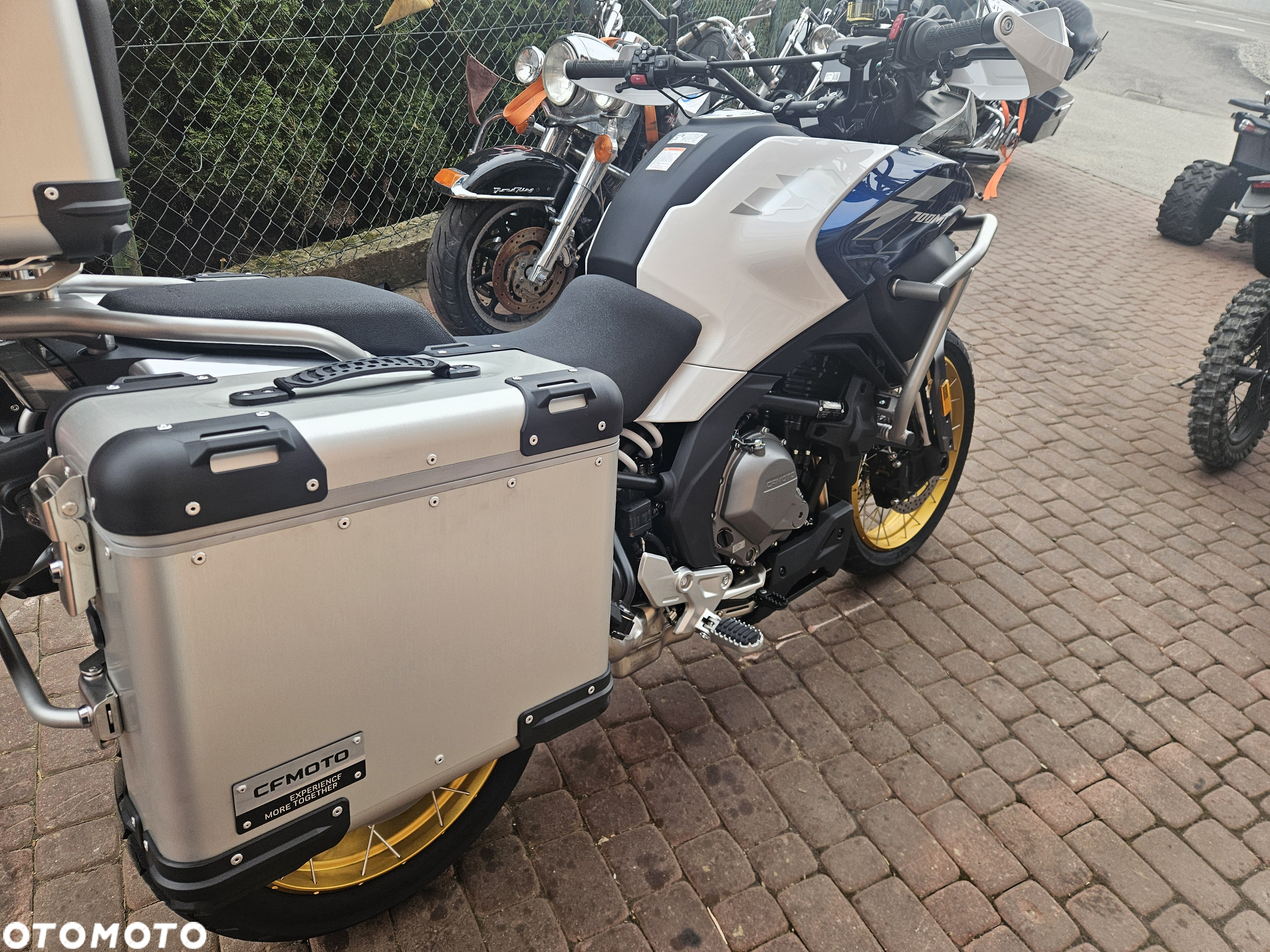CFMoto MT - 25