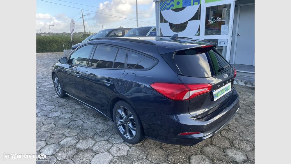 Ford Focus 1.0 EcoBoost MHEV ST-Line - 4