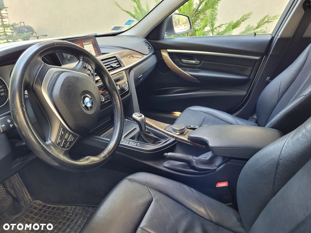 BMW Seria 3 318d Luxury Line - 10