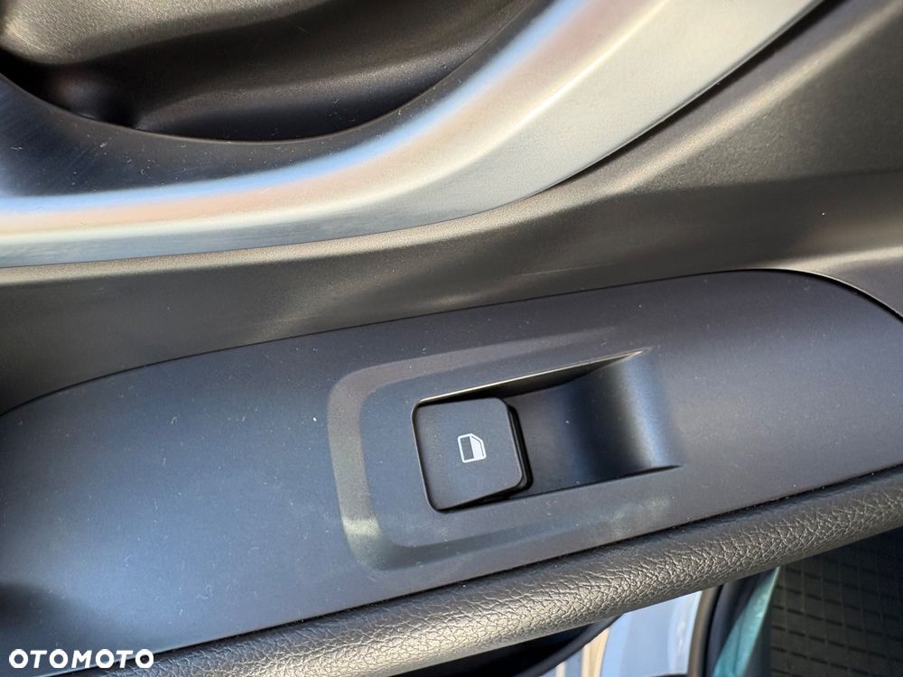 Hyundai i30 1.5 DPI Classic + - 26