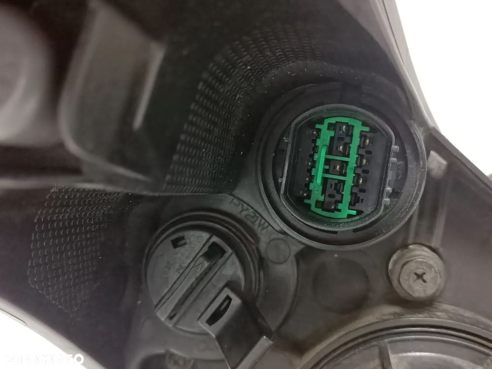 KIA CEED II PRO CEED 12-18r LAMPA PRZEDNIA LEWA 11pin ODYGINAŁ EUROPA - 11