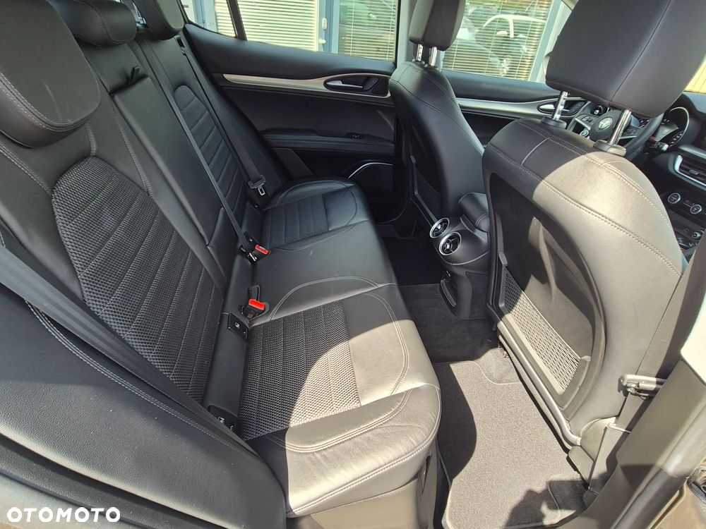 Alfa Romeo Stelvio 2.2 16V AT8 Executive - 31