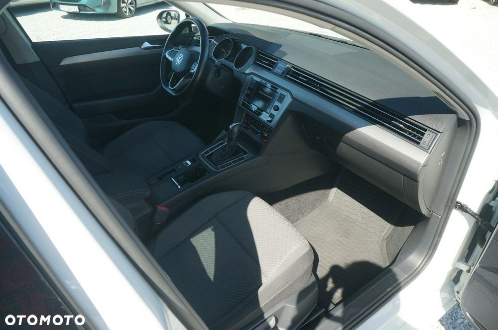 Volkswagen Passat 2.0 TDI EVO Essence DSG - 27