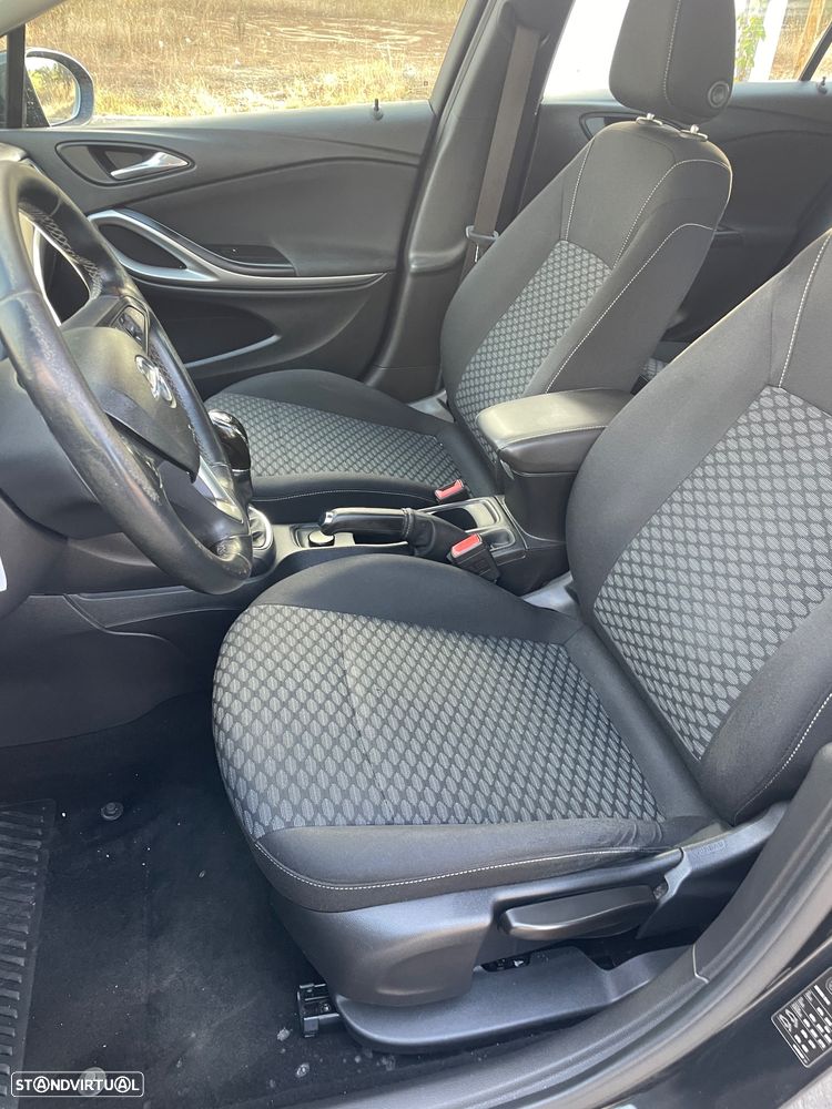 Opel Astra Sports Tourer - 8