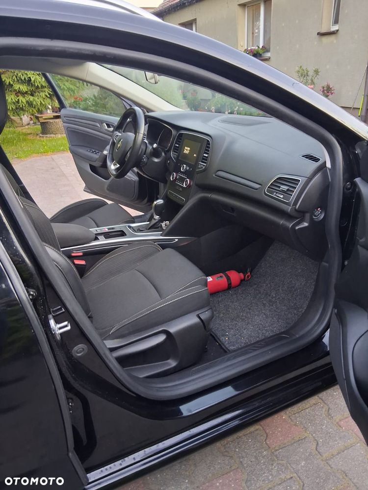 Renault Megane TCe 140 GPF EDC LIMITED - 17