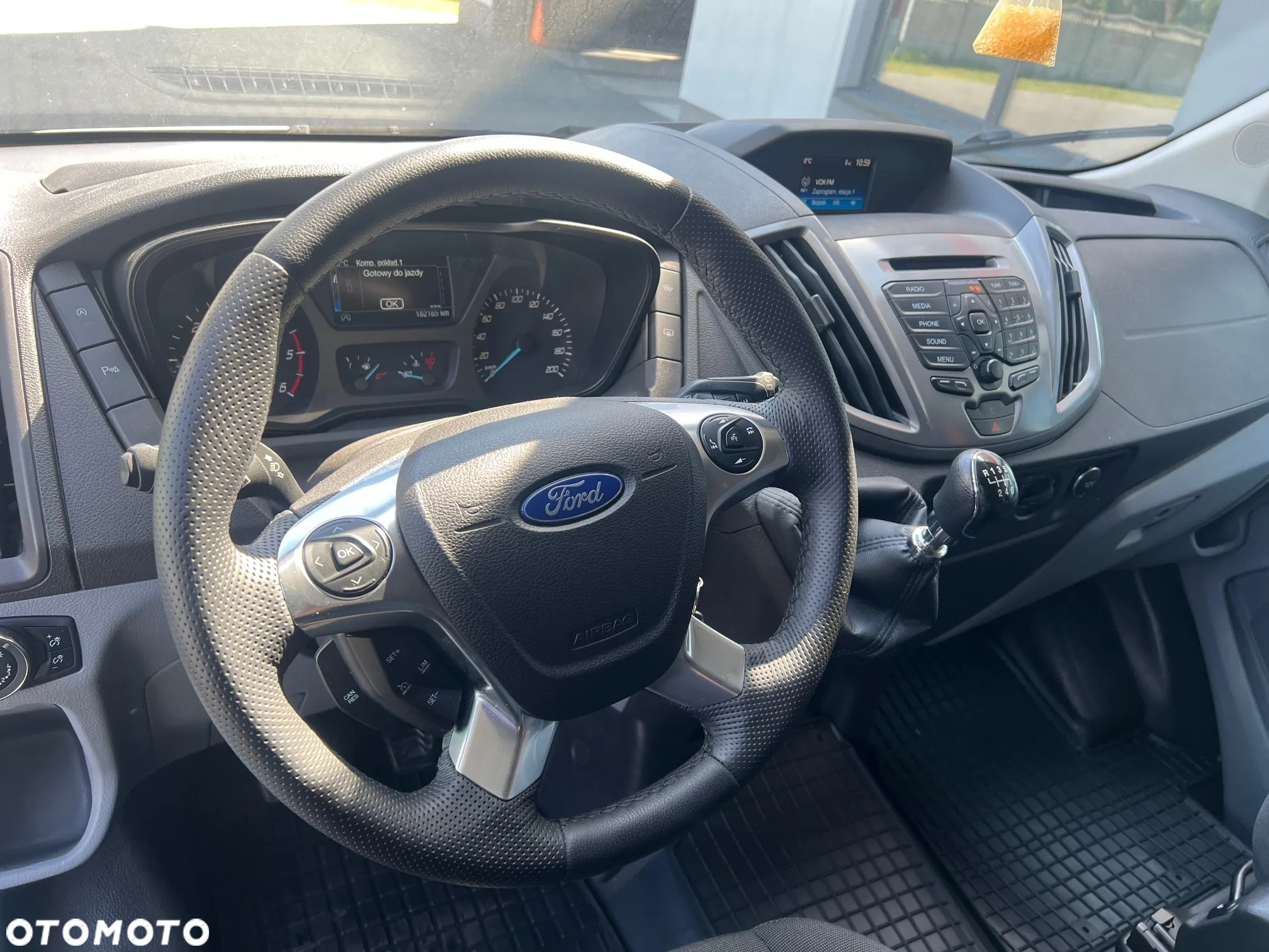 Ford Transit - 12