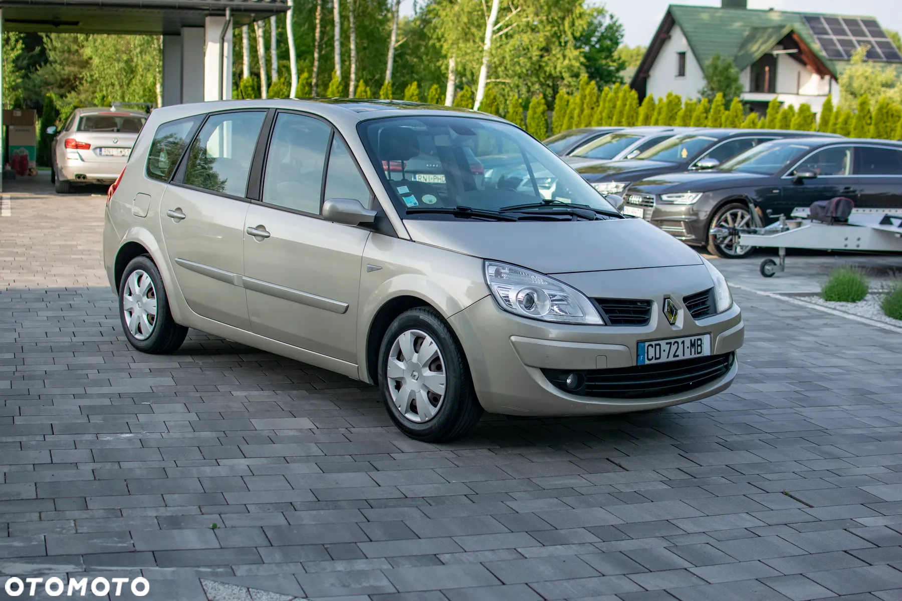 Renault Grand Scenic - 30