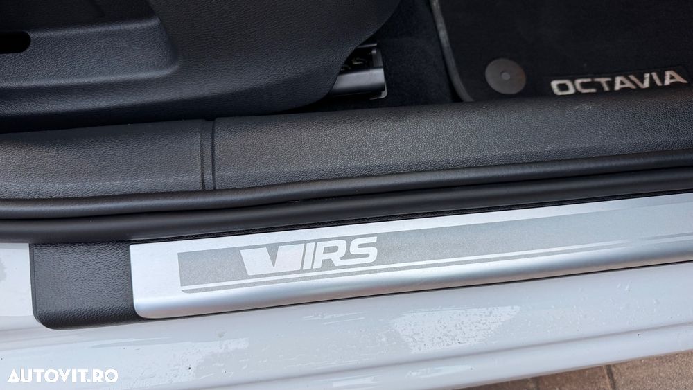 Skoda Octavia Combi 2.0 TDI RS - 14