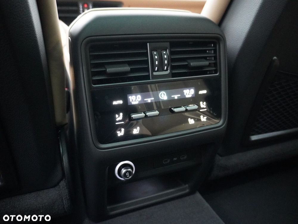 Porsche Cayenne E-Hybrid PHEV Black Edition - 35
