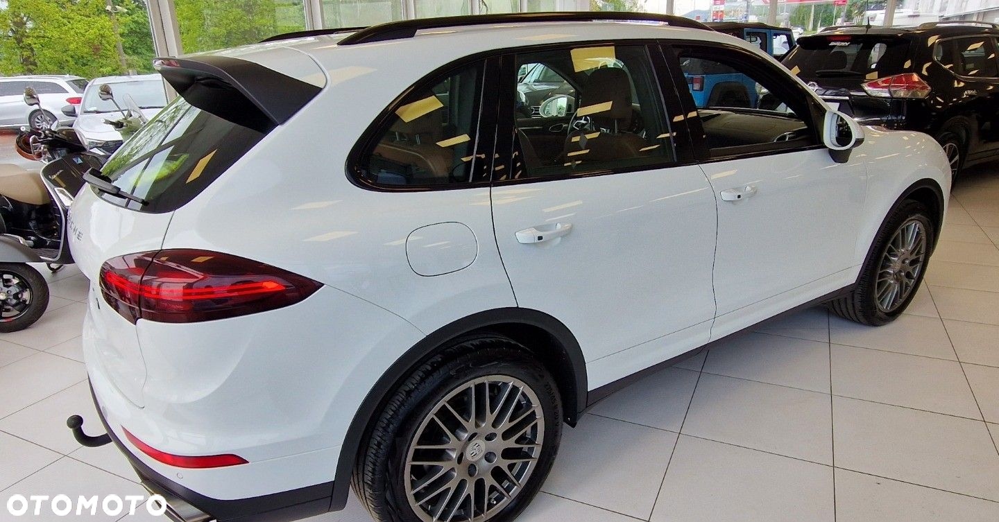 Porsche Cayenne - 21