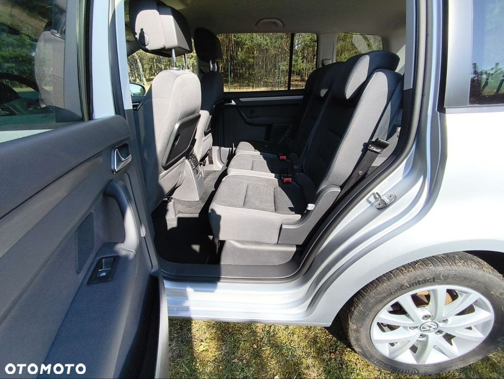 Volkswagen Touran 1.6 TDI DPF BlueMotion Technology DSG Comfortline - 16