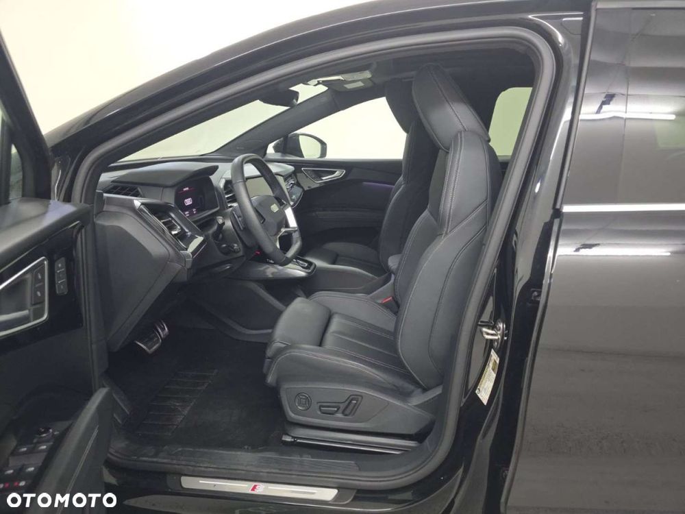 Audi Q4 e-tron - 10