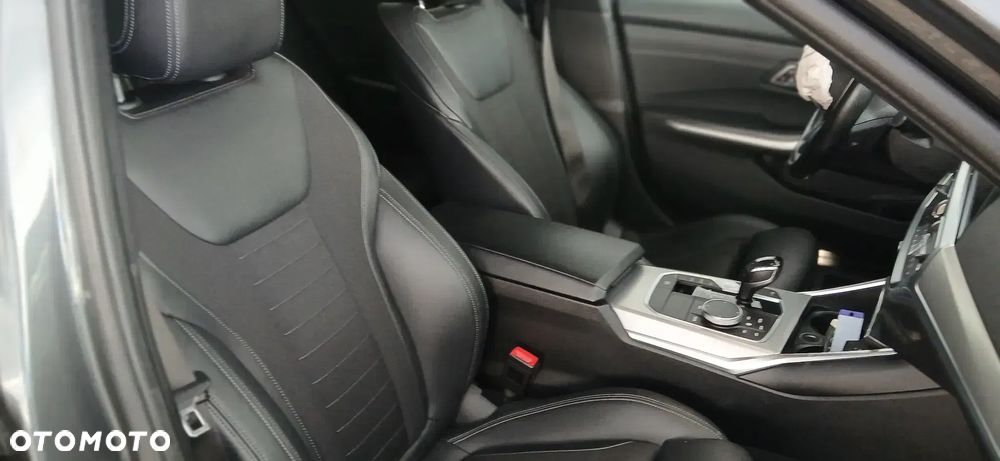BMW Seria 3 318d Sport Line - 16