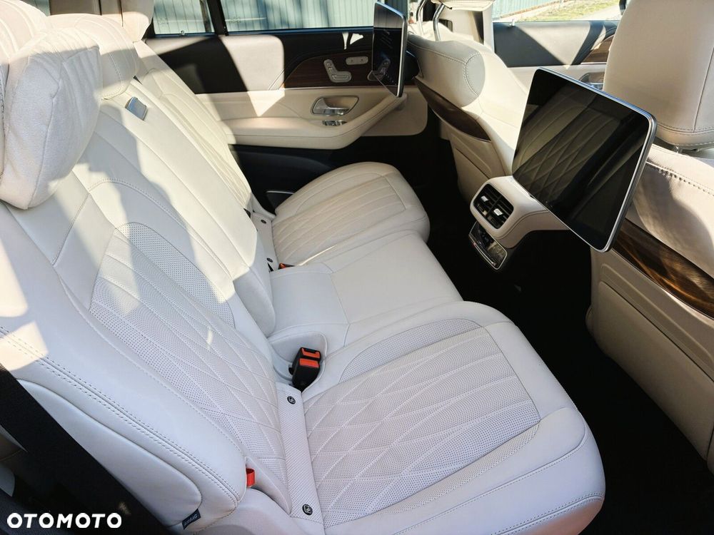 Mercedes-Benz GLS - 22