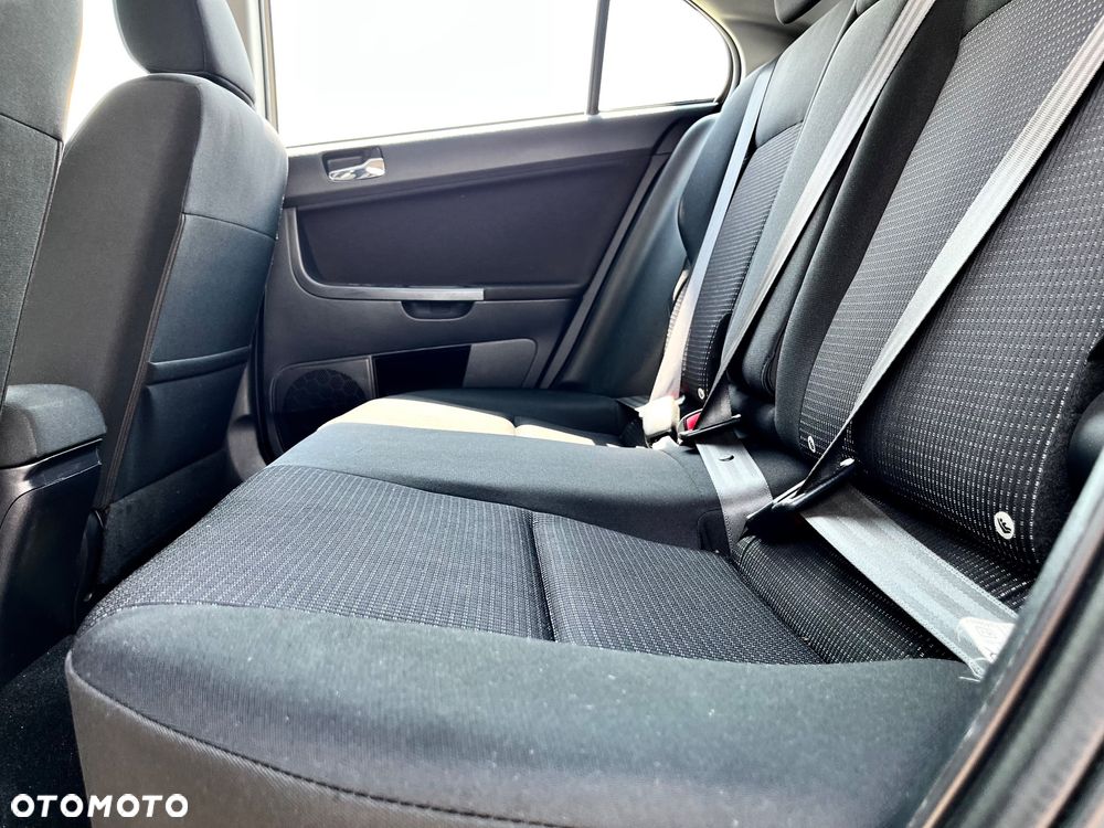 Mitsubishi Lancer 1.5 Invite - 16