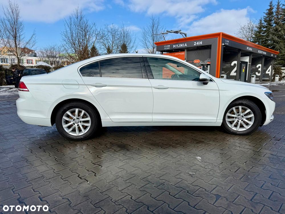 Volkswagen Passat - 8