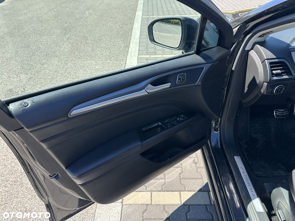 Ford Fusion - 7