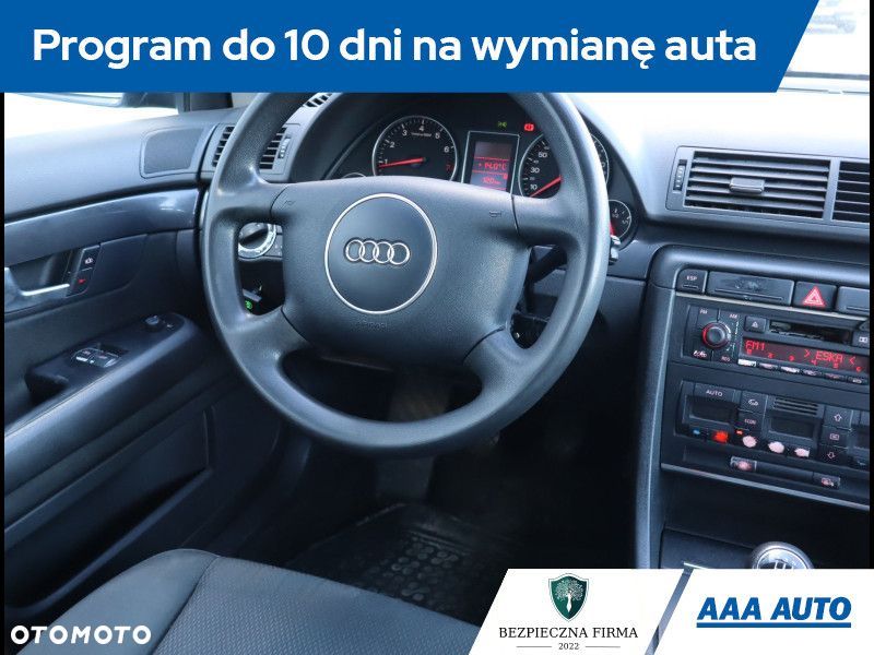 Audi A4 Limousine - 8