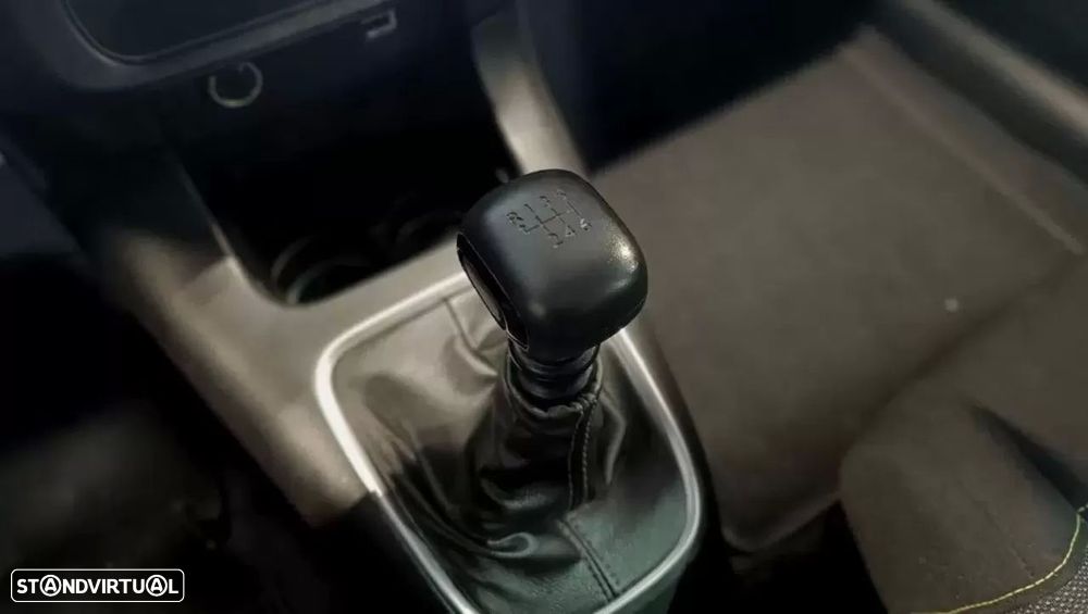 Citroën C3 1.2 PureTech Shine - 33