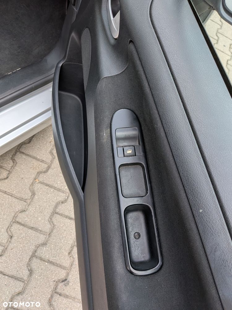 Peugeot 207 1.4 HDi Trendy - 21