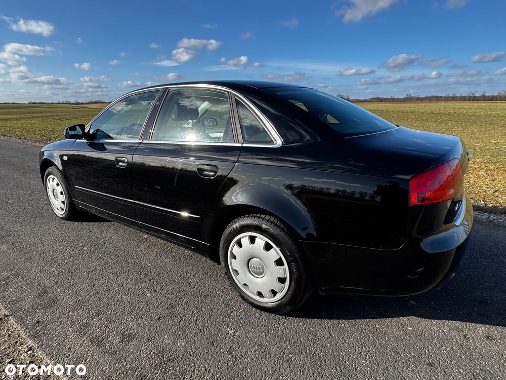 Audi A4 Limousine - 16