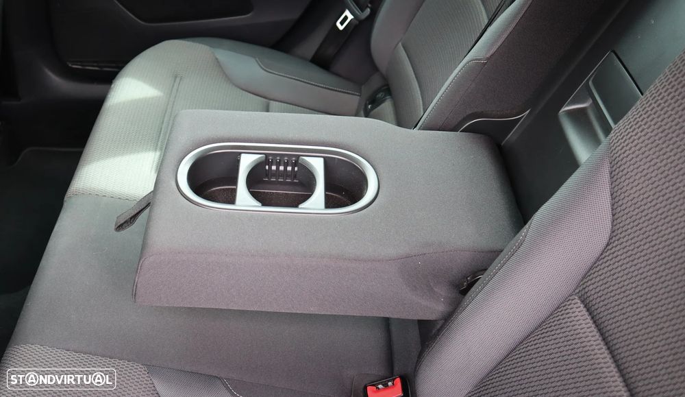 VW Golf Variant 1.6 TDi Confortline DSG - 20