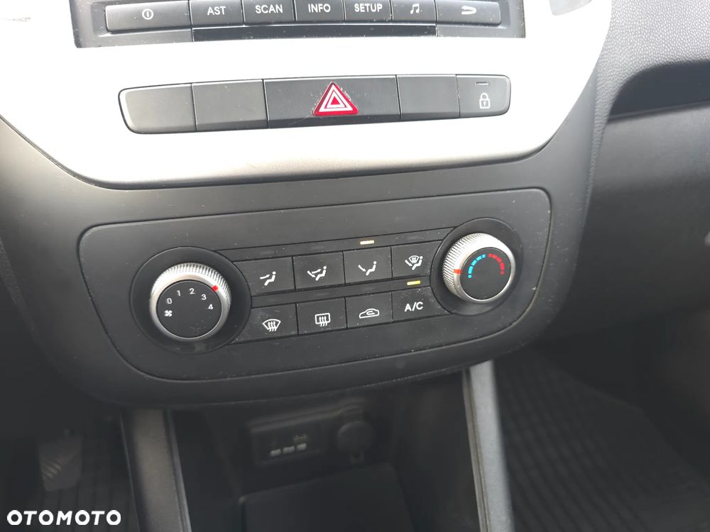 Kia Venga 1.4 CRDi L - 26