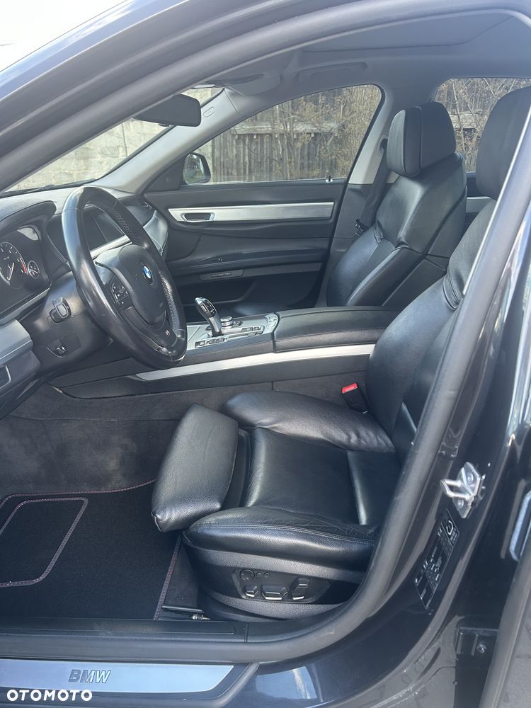 BMW Seria 7 740d - 12
