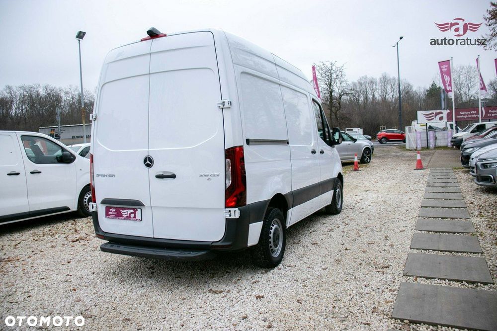 Mercedes-Benz Sprinter - 5