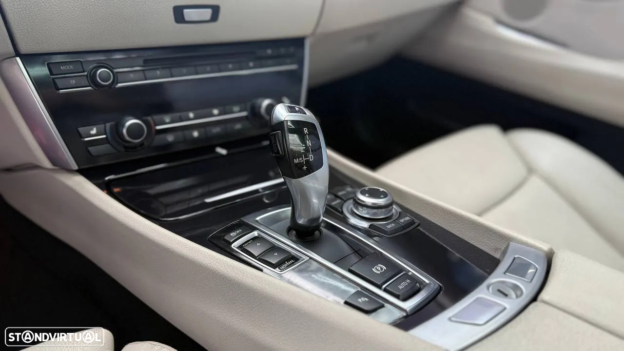 BMW 530 Gran Turismo d xDrive - 17