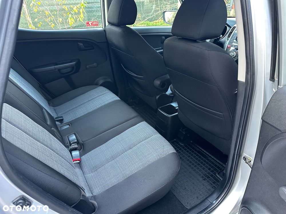 Kia Venga 1.4 CRDi 90 Edition 7 - 6