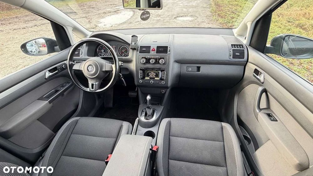Volkswagen Touran - 25