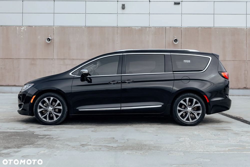 Chrysler Pacifica - 7