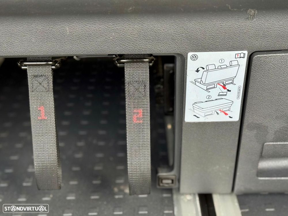 VW Multivan 2.0 TDi 180 Highline BlueMotion - 54