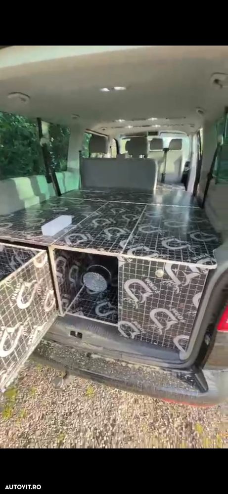 Volkswagen Caravelle - 15