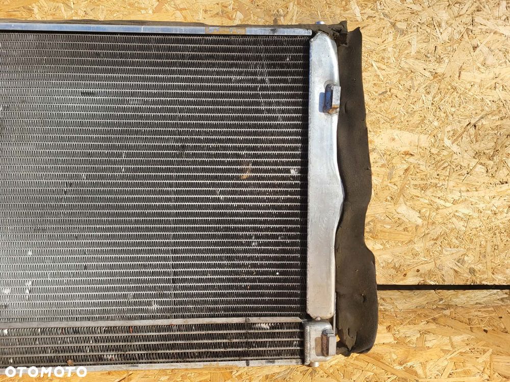 ASTON MARTIN VANTAGE 4.7 III 2011 CHŁODNICA - 4