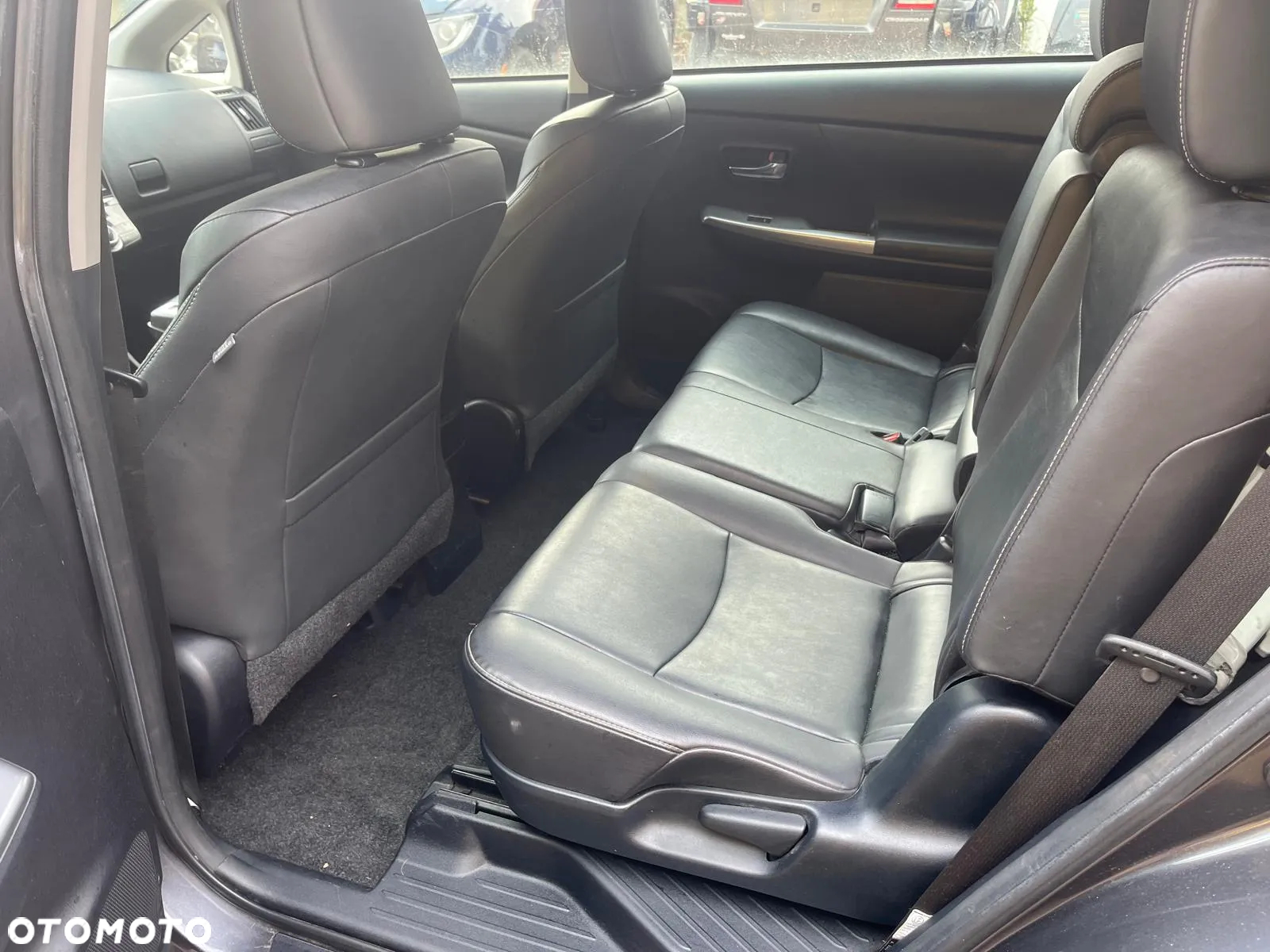 Toyota Prius+ (Hybrid) Executive - 16
