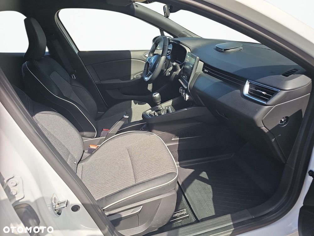 Renault Clio - 26
