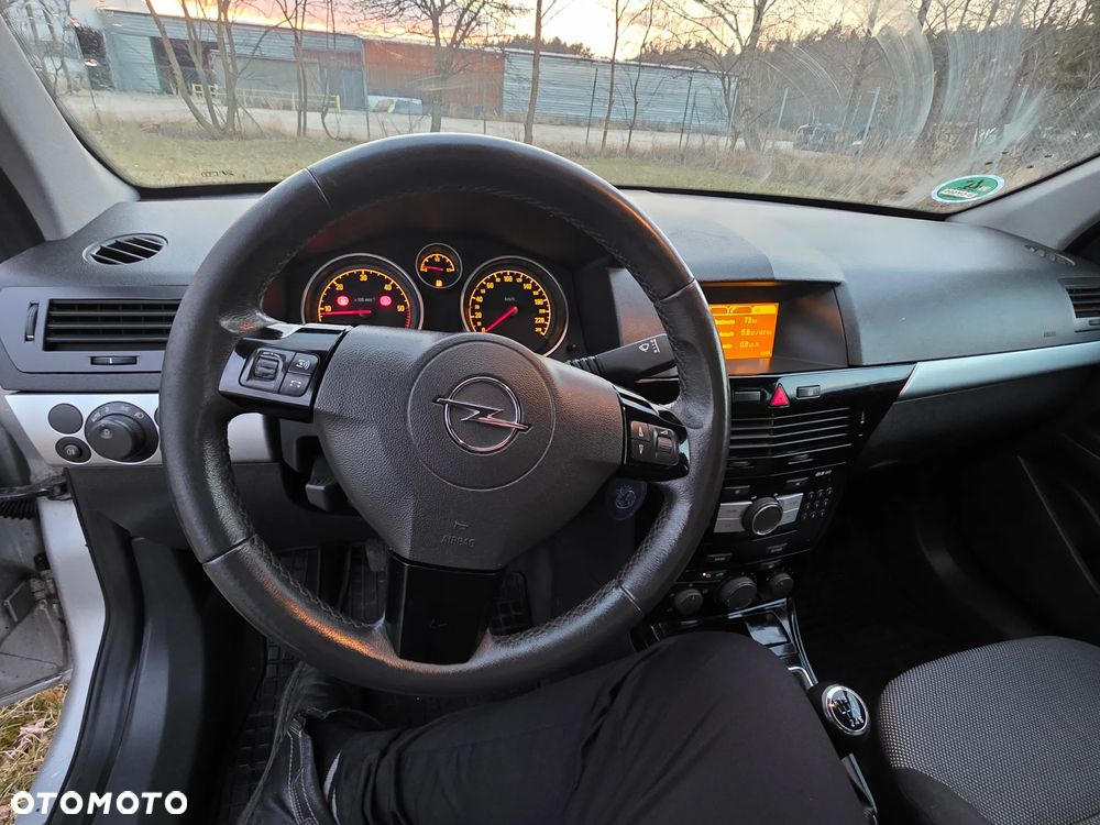 Opel Astra 1.7 CDTI DPF 150 Jahre - 27