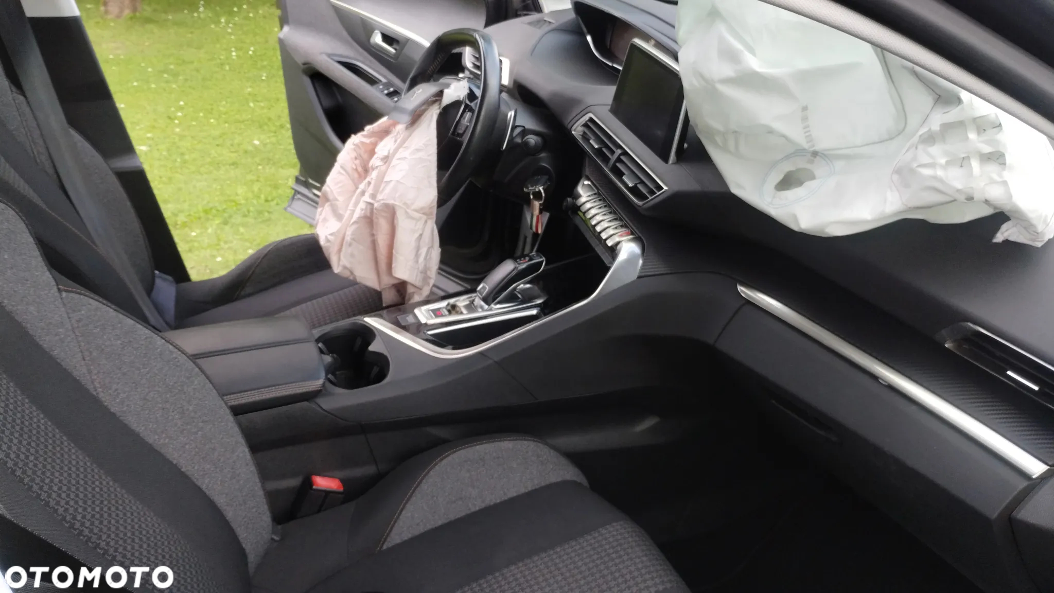 Peugeot 3008 BlueHDi 130 Stop & Start EAT8 Allure Business-Paket - 24