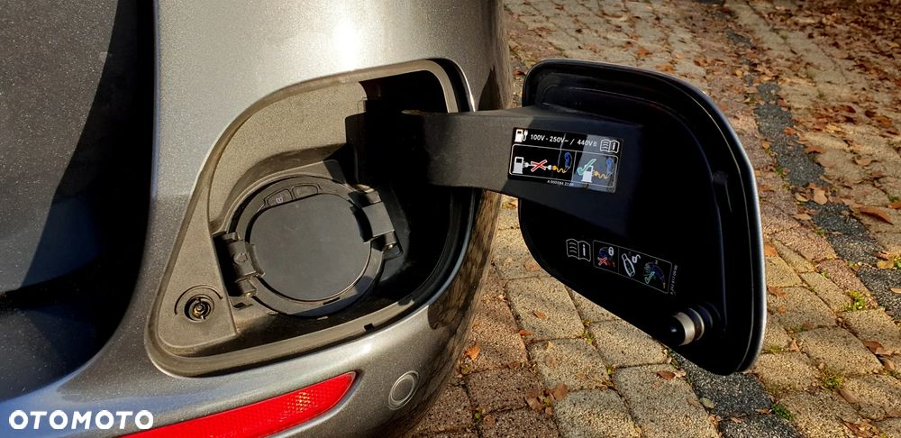 Mercedes-Benz Klasa E 220 d 9G-TRONIC - 39