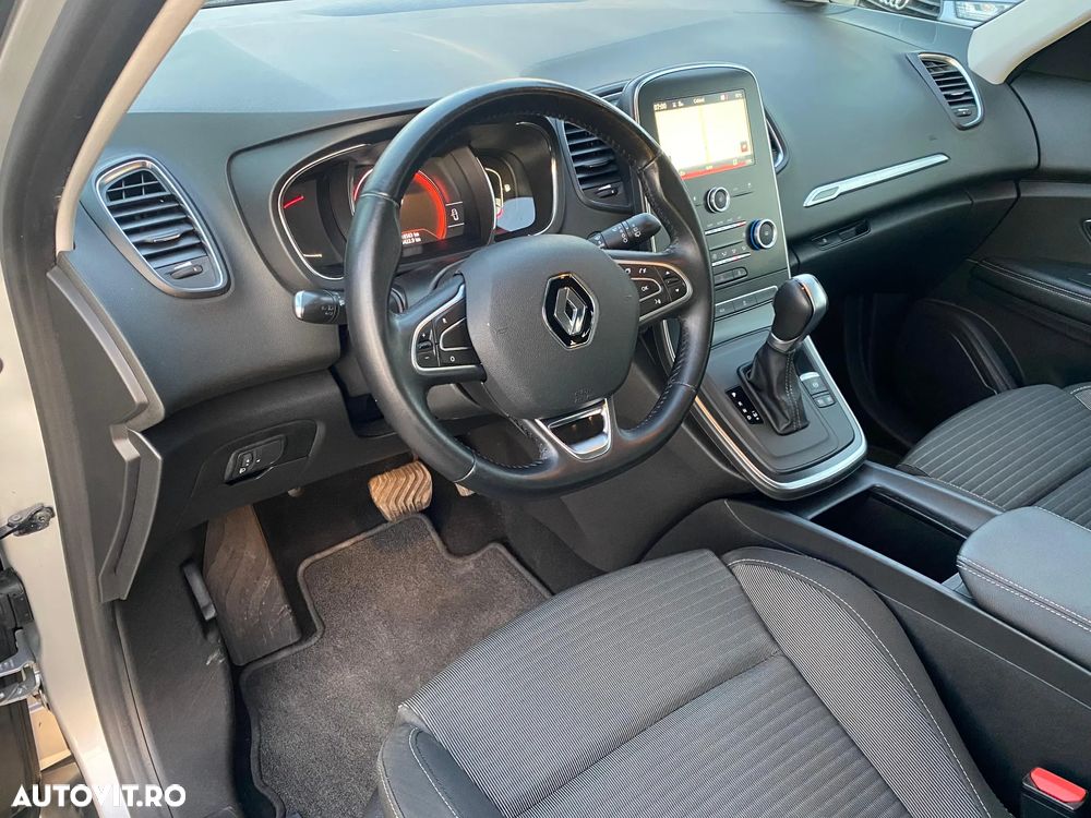 Renault Grand Scenic - 16