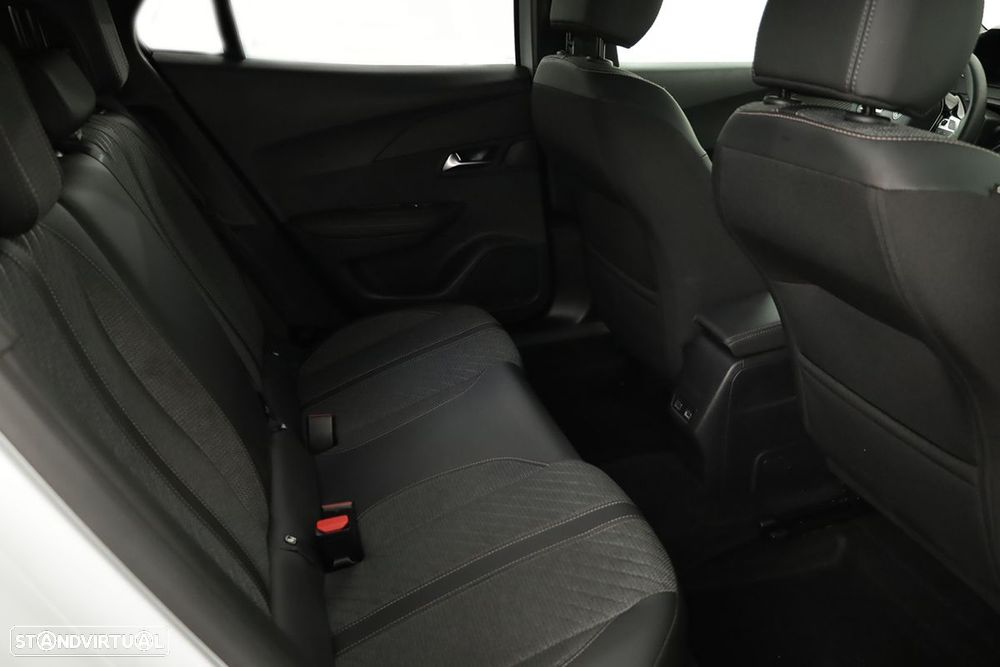 Peugeot e-2008 54 kWh Allure - 23