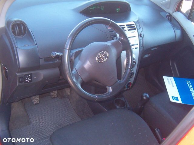 Daihatsu Sirion - 20