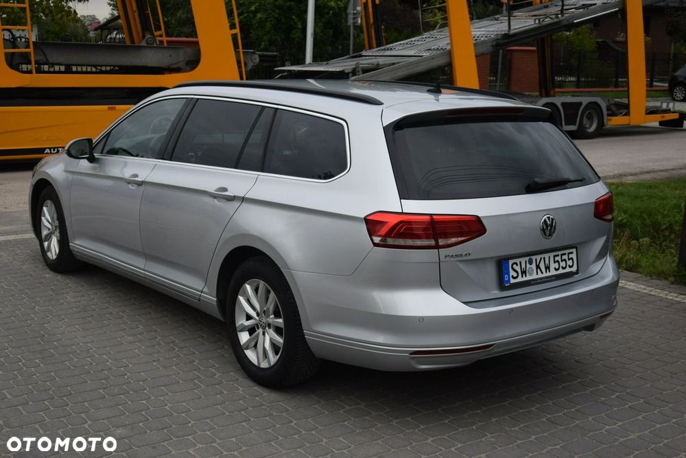 Volkswagen Passat - 10