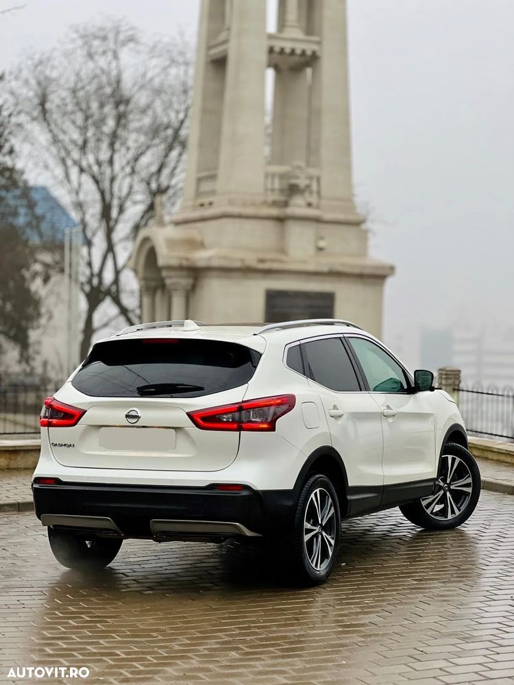 Nissan Qashqai 1.2 DIG-T Xtronic TEKNA+ - 3