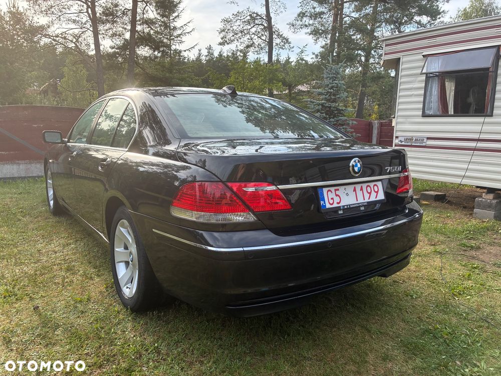 BMW Seria 7 750i - 1