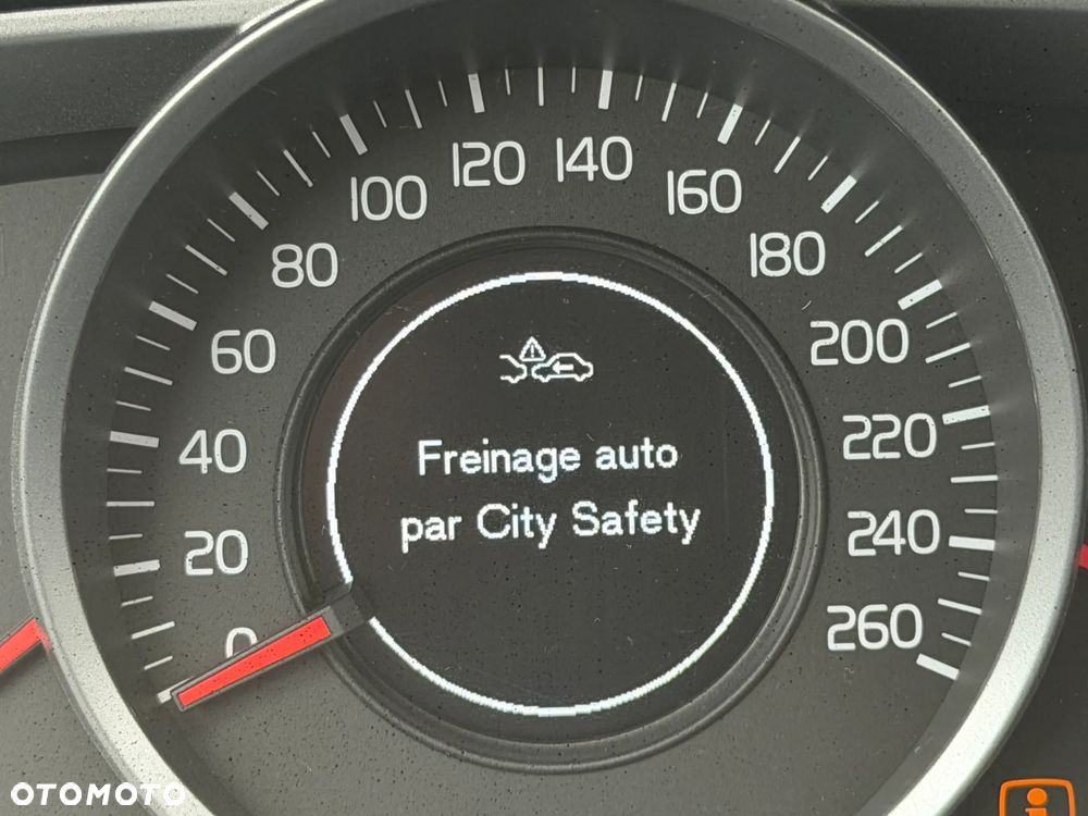 Volvo V60 D3 Drive-E Dynamic Edition (Momentum) - 10
