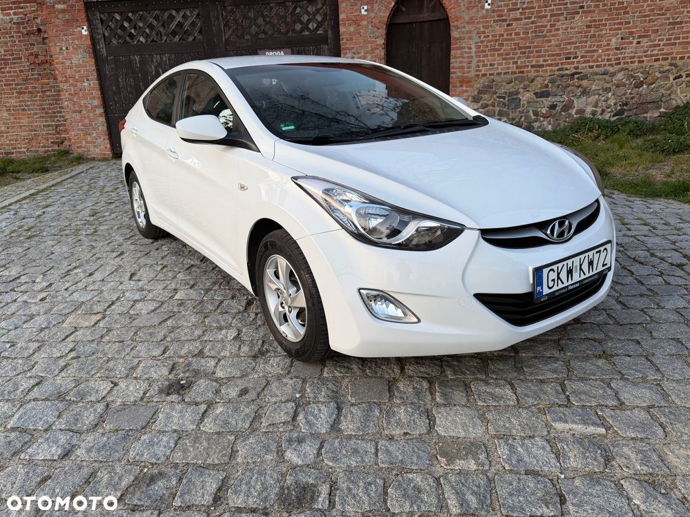 Hyundai Elantra 1.6 Comfort - 25