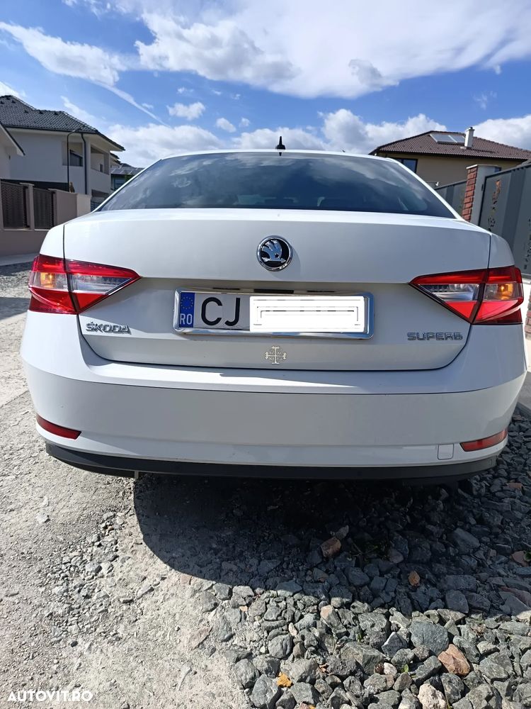 Skoda Superb 2.0 TDI DSG Style - 10